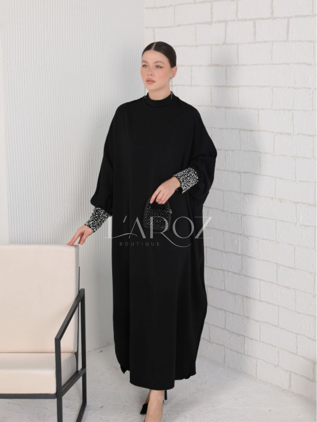 Kolu Taşlı İşlemeli Abaya