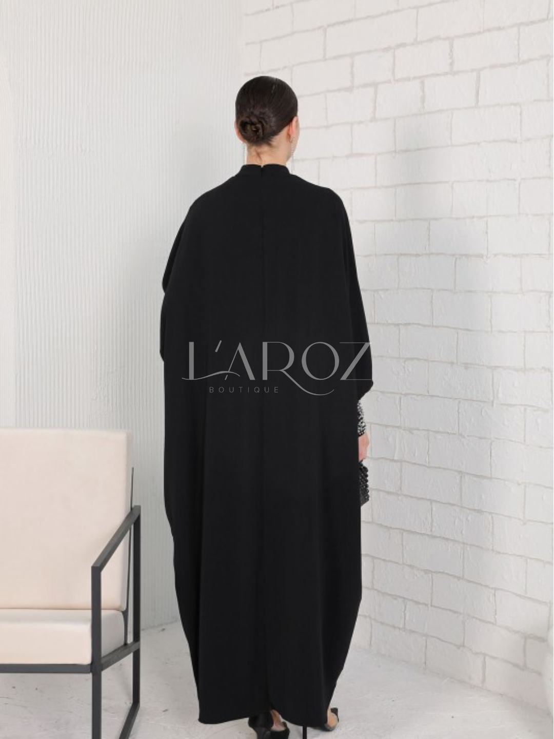 Kolu Taşlı İşlemeli Abaya