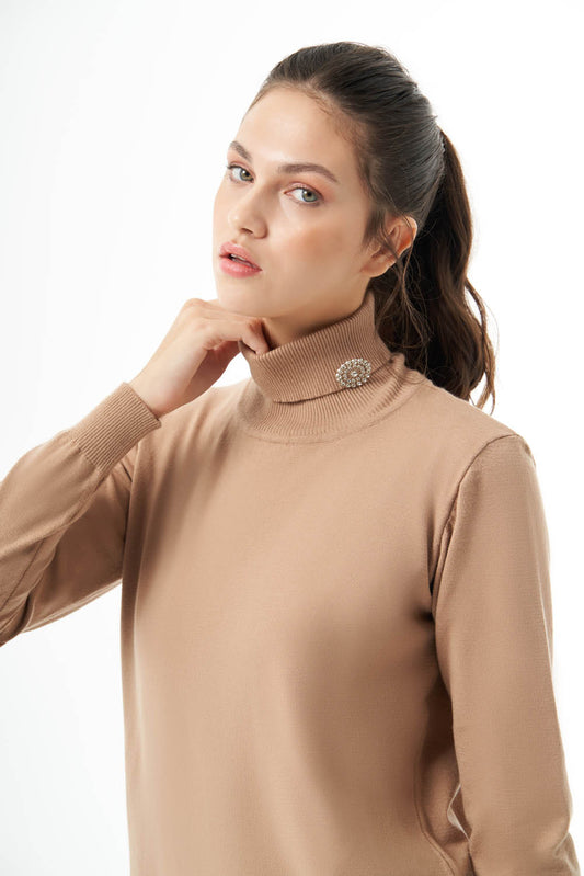 Knitted turtleneck sweater - Camel